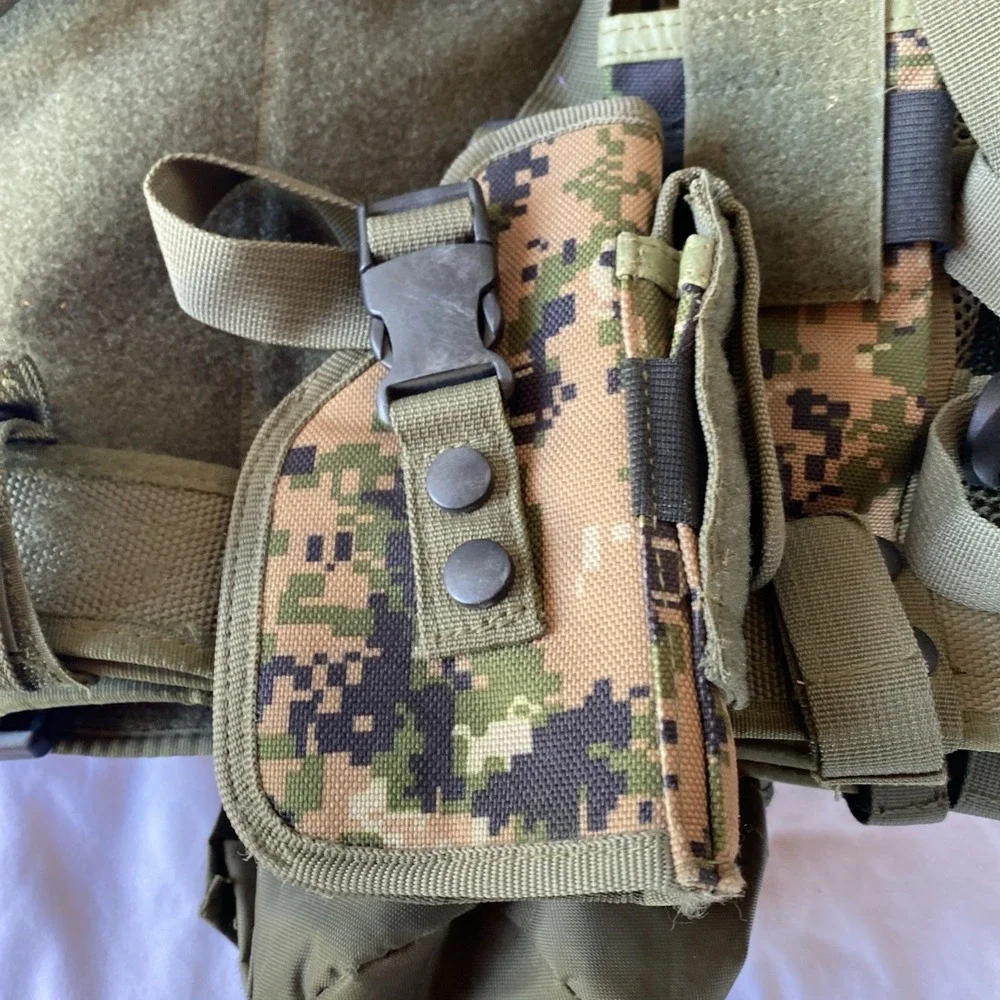 Military Combat Vest Digital Pattern‎ Multipule Pockets Gun Holster Clip Pockets